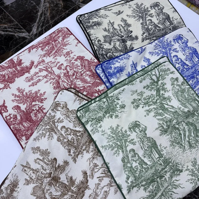 Toile de Jouy Kırlent Kılıfı – Fitil Detaylı Dekoratif Kırlent