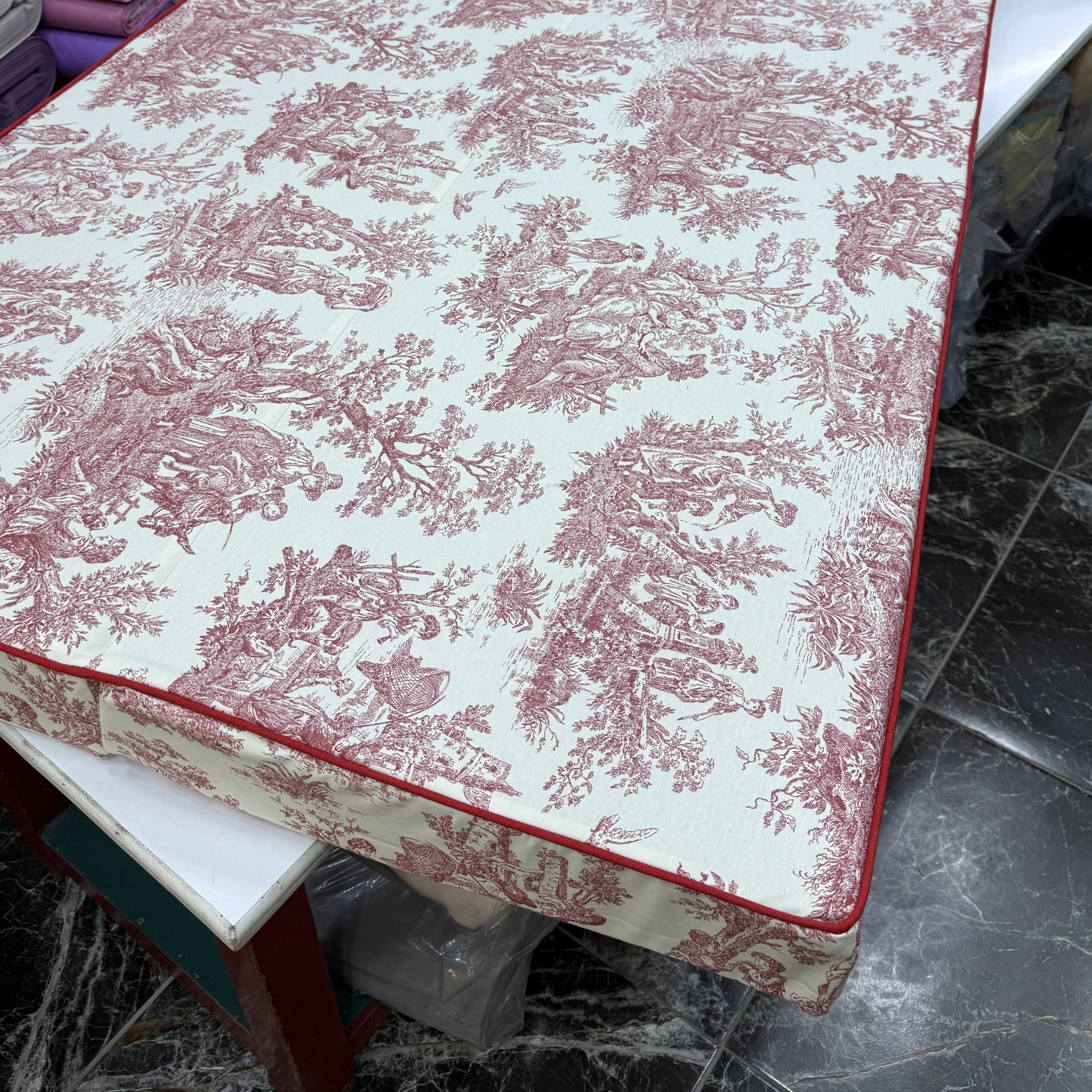 Toile de Joy Desenli Özel Ölçü Salıncak Minderi , 28 DNS Sert Gri Sünger ve Fitil Detaylı İşçilik